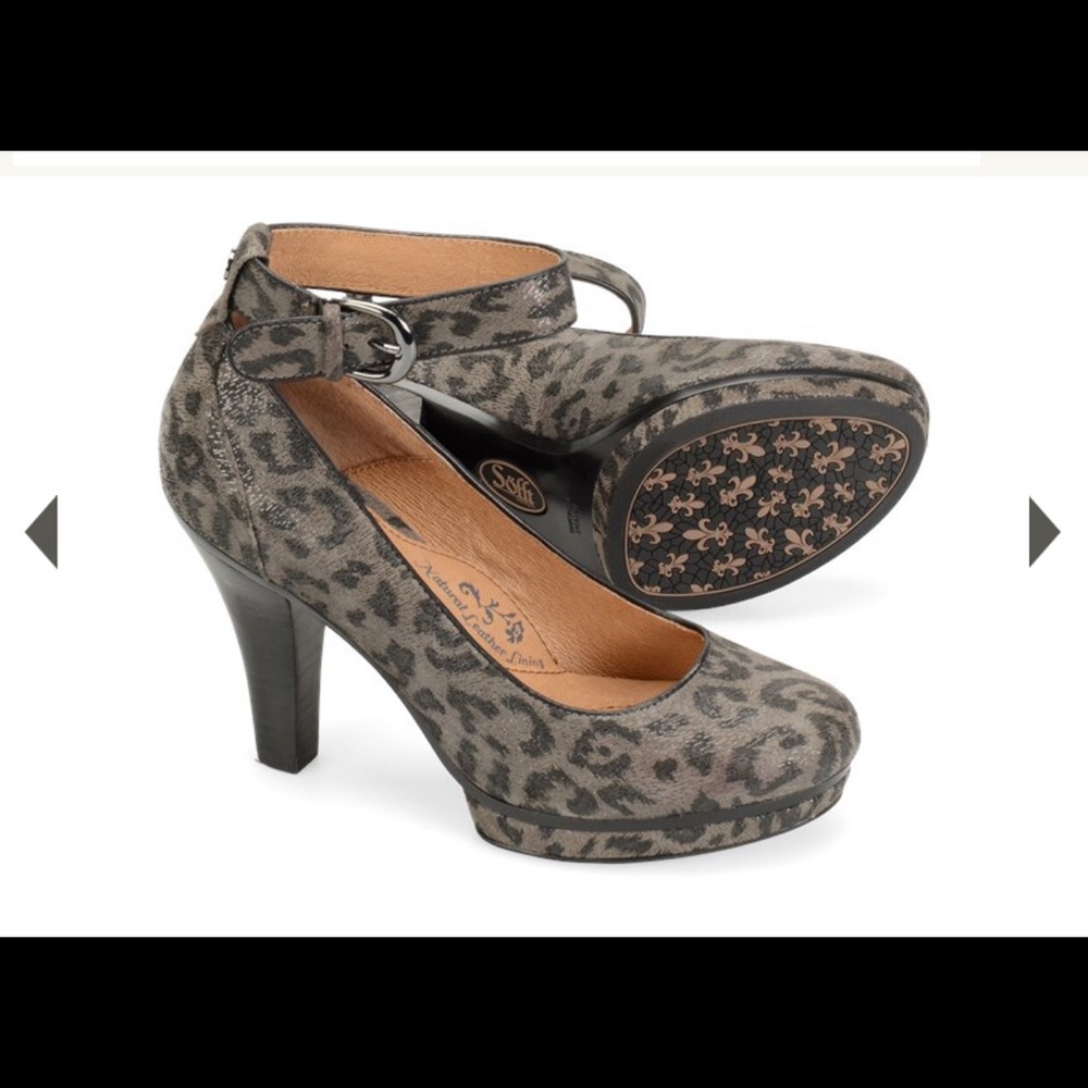 Sofft Brand Manhattan Ankle strap pumps